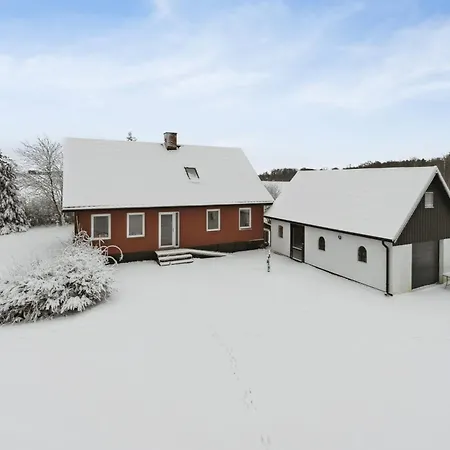 Spacious In Bornholms Nature Ostermarie